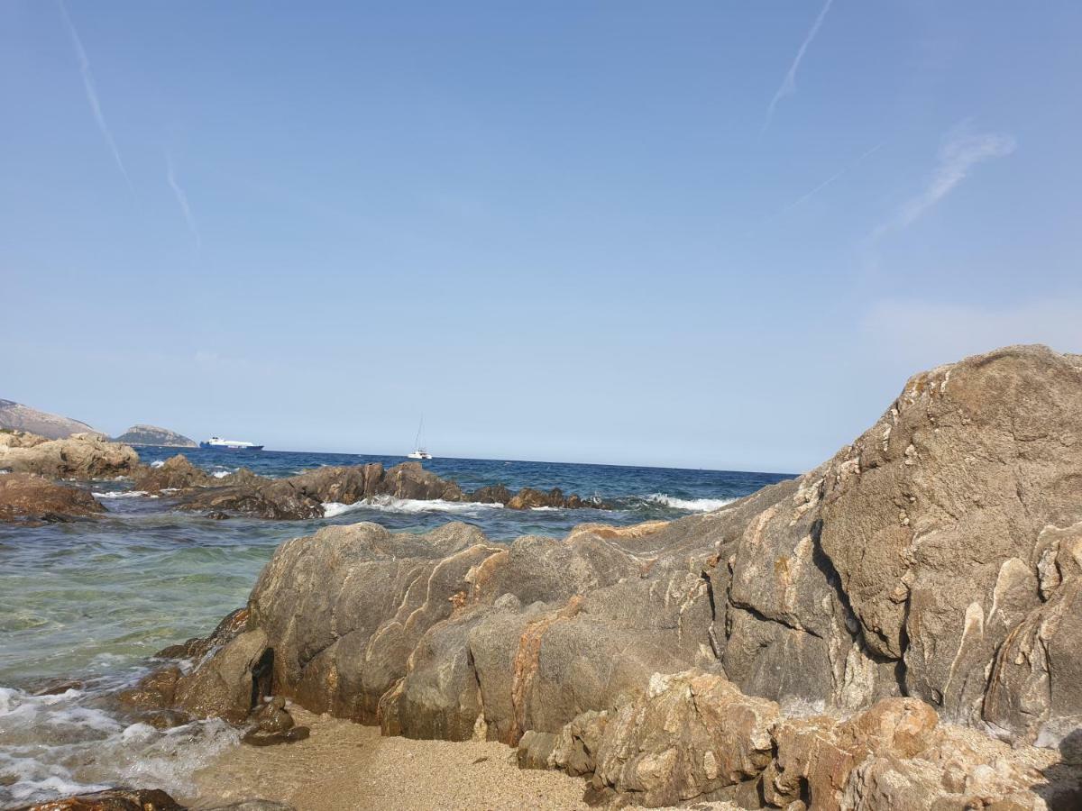 Home On Sardinia Beach ออลเบีย ภายนอก รูปภาพ